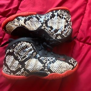 Nike Foamposite Boys 1Y